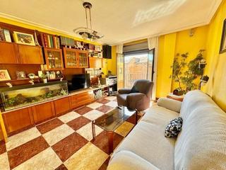 Etagenwohnung in Calle doctor maria sarget 6. Magnifica vivienda de 4 dormitorios en orihuela ,para vivir con