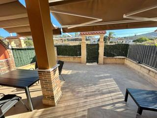 Xalet  Calle los palacios correntias 1. Gran chalet con parcela y piscina comunitaria seminuevo quieres
