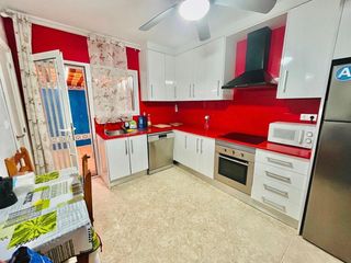 Rent Semi detached house in Calle alheli-mojon 1. Encantador adosado en la torre de la horadada a un paso del mar