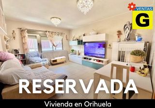 Ático en Orihuela Ciudad. Estupendo ático en orihuela con una terraza amplia, garaje, semi