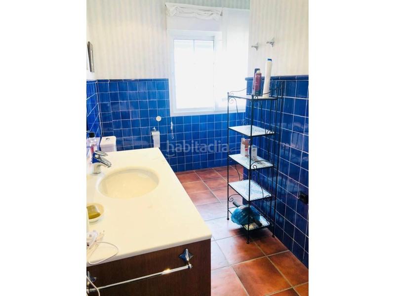 Foto b70609af-2dd4-4959-b45f-427b5088bc2a. Casa superficie total 500 m², casa superficie útil 450 m², hab. individuales: 4, habitaciones dobles: 3, hab. dobles son suites: 2, 4 b en Orihuela