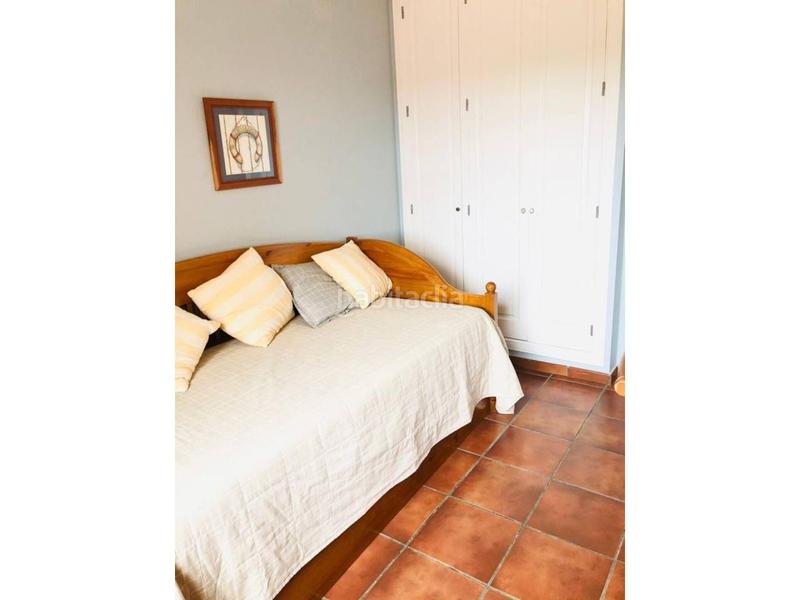 Foto f747ef17-ec68-412c-bb78-ebd91e25ea20. Casa superficie total 500 m², casa superficie útil 450 m², hab. individuales: 4, habitaciones dobles: 3, hab. dobles son suites: 2, 4 b en Orihuela