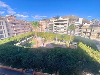 Appartement  Plaza nueva. Estupenda vivienda en la plaza nueva, reformada, amueblada, balc