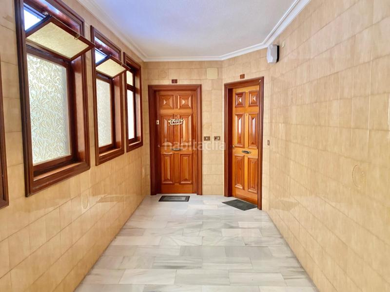 Foto 894f3142-205e-41c7-8cc9-42c855c39617. Piso estupenda vivienda en el centro con vistas a la glorieta, visitela sin compromiso!! en Orihuela
