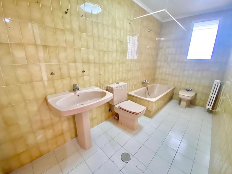 Foto cae5b1ca-059b-4030-b8f6-71179a555639. Piso estupenda vivienda en el centro con vistas a la glorieta, visitela sin compromiso!! en Orihuela