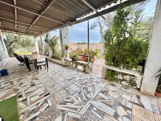 Maison à Calle escuelas-raiguero bonanza 10. Maravillosa casa en planta baja con parcela, patio, lista para v
