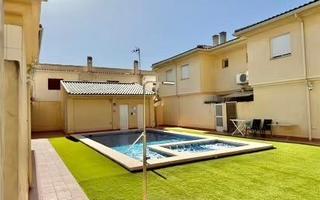 Casa  Calle granada. Estupendo dúplex en redován seminuevo, con, garaje, piscina, gim