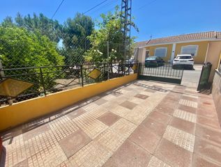 Location Maison  Calle los desamparados. Estupenda casa en los desamparados, amplia, con porche, toda amu