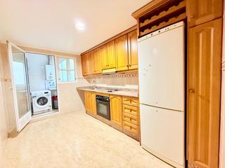 Appartement à Orihuela Ciudad. Estupenda vivienda en los huertos, seminueva con garaje y balcón