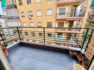 Etagenwohnung in Calle pedro terol 6. Estupenda vivienda en el centro de orihuela con balcón, 4 dormit