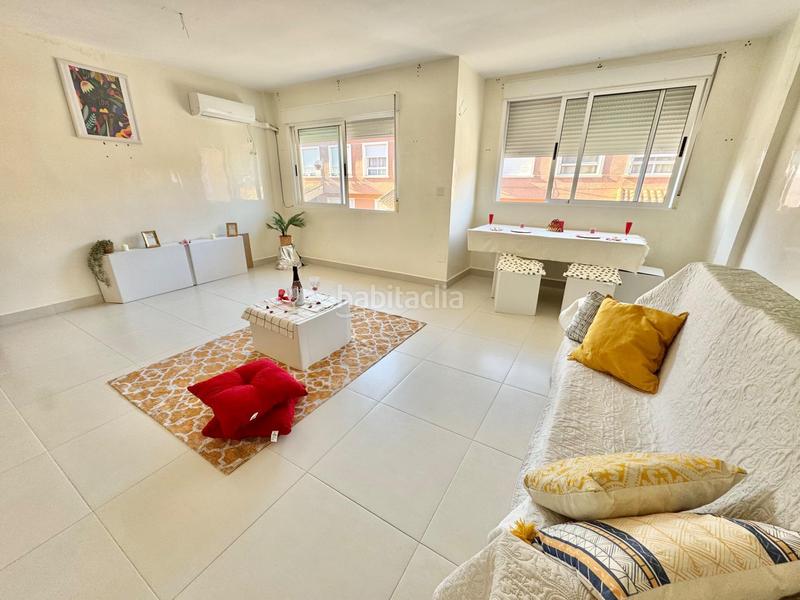 Foto e1b743cd-2b2d-41fe-a7bb-adc3e2691f0f. Dúplex estupendo duplex semireformado en hurchillo de 4 dorm. 2 baños, galeria, balcón.. precio rebajado! en Orihuela