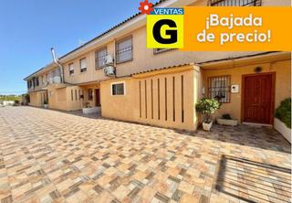 Dúplex  Calle acequia. Estupendo duplex semireformado en hurchillo de 4 dorm. 2 baños,