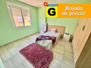 Dplex  Calle acequia. Estupendo duplex semireformado en hurchillo de 4 dorm. 2 baos,