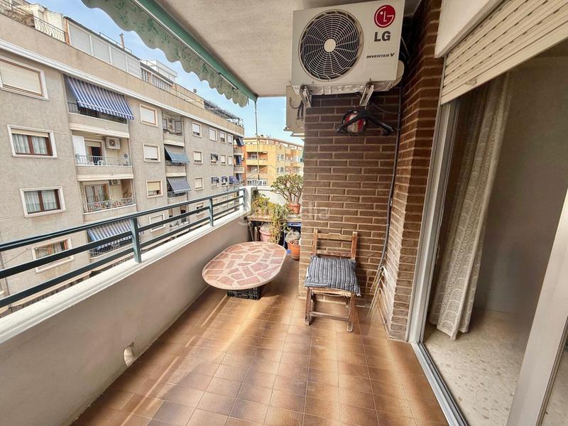Foto aa5fe633-1077-4f09-ba59-a6d7ec0fdf0c. Piso magnífico piso de 136m2, 4 habitaciones, con balcon amplio...visitelo sin compromiso! en Orihuela