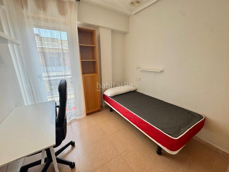 Foto 31f410fd-fd7f-452a-941d-8751acd3816c. Piso en carril iz desam 10 estupenda vivienda en los desamparados toda exterior, amueblada, con balcon para una mesa amplia... visitelo sin compromiso! en Orihuela