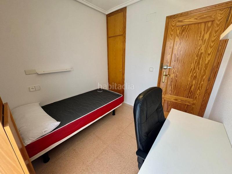 Foto fe0e931c-e749-4ff6-a211-649761d10aff. Piso en carril iz desam 10 estupenda vivienda en los desamparados toda exterior, amueblada, con balcon para una mesa amplia... visitelo sin compromiso! en Orihuela