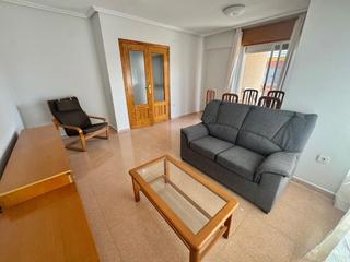 Flat  Carril iz desam. Estupenda vivienda en los desamparados toda exterior, amueblada,