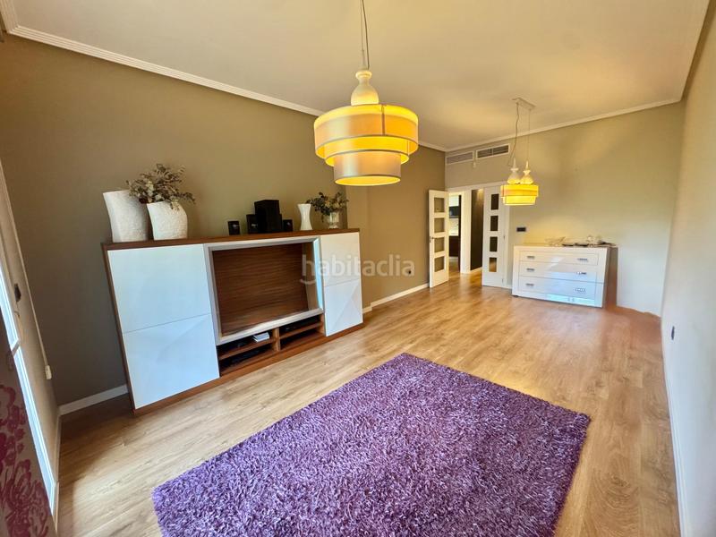 Foto d990219a-436c-45fd-ad4b-ec0910be8ef2. Piso en lepanto 3 estupendo piso de venta seminuevo, con garaje, rodeado de servicios pregunte por el ya!! en Orihuela