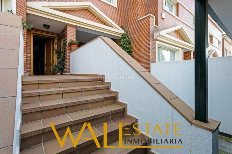 Foto 11a79deb-e95b-4c80-81d5-43bd550ebc1b. Casa adossada amb calefacció aparcament piscina a Madrid