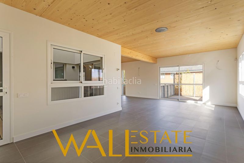 Foto 476d3d22-51ad-4fd2-829c-cc902680bb7f. Xalet amb aparcament a Salvador Madrid