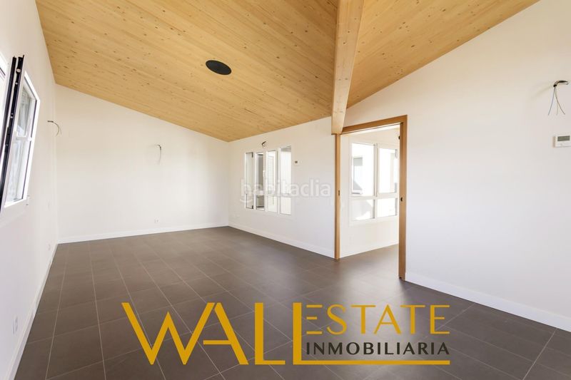 Foto bd2fb1cc-acef-4292-9109-7dbb3af68ccf. Xalet amb aparcament a Salvador Madrid