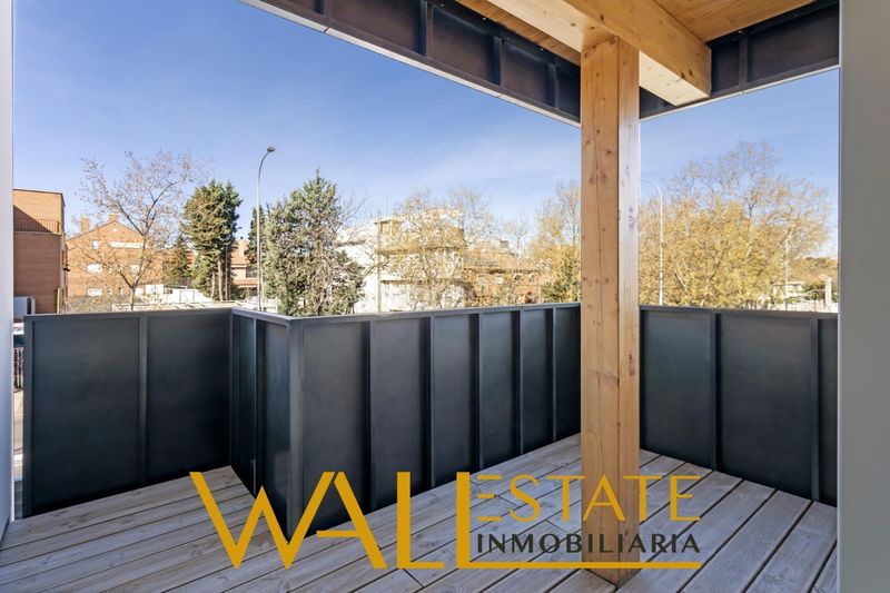 Foto ce30e399-819b-4914-b28f-263966c0174c. Xalet amb aparcament a Salvador Madrid