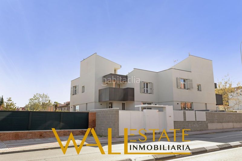 Foto ce42a437-ff81-41d9-86e1-921ba3ade104. Xalet amb aparcament a Salvador Madrid