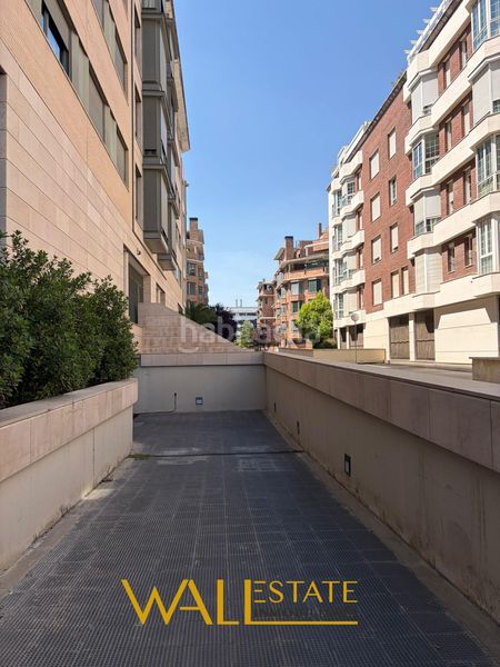 Foto 2c8b6c85-a504-4152-a60d-238ae9668863. Aparcament cotxe a Palomas Madrid