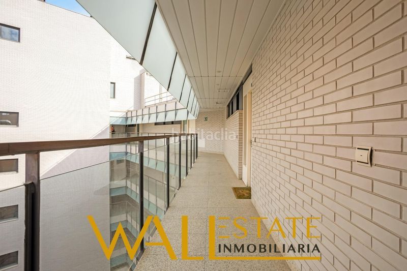 Foto 3be0454c-bf79-4fdd-b9a5-efecff499ec4. Àtic amb aparcament piscina a Adelfas Madrid