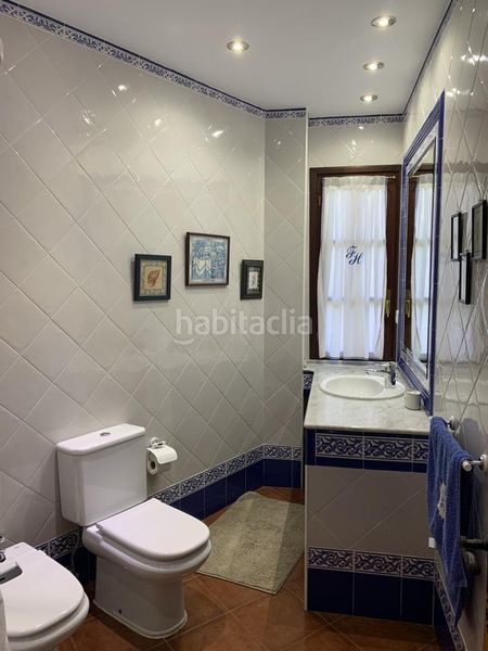 Foto 0d9495c7-aeeb-4005-bab2-7451fb496082. Casa amb aparcament a Arnuero