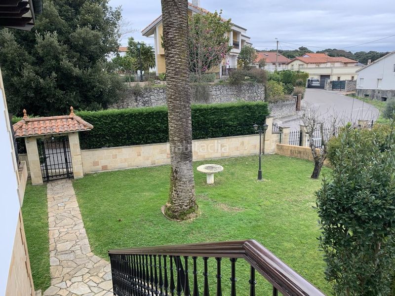 Foto 547a8efb-69a2-4503-a6ea-a82271adcd38. Casa amb aparcament a Arnuero