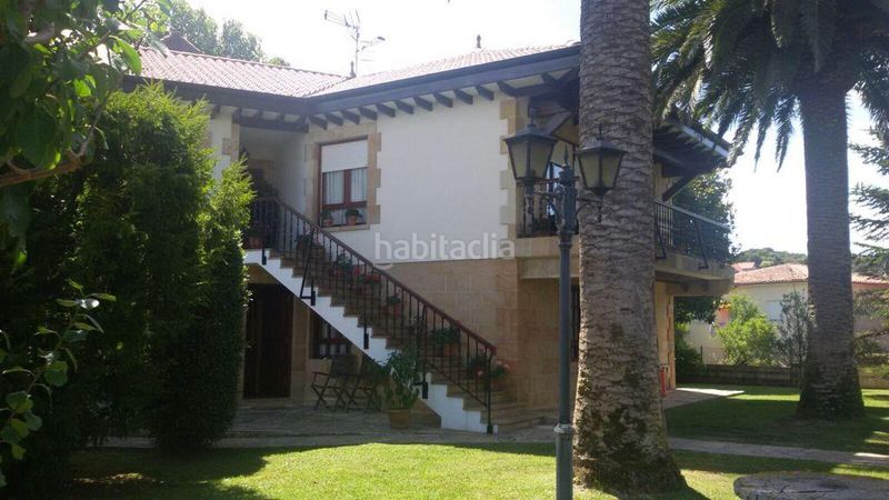 Foto f501fbbd-d055-4a64-9355-907440708640. Casa amb aparcament a Arnuero