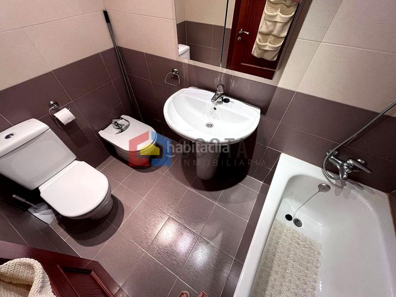 Foto 309c5505-7ebd-4696-963c-6bd1bd2543fc. Etagenwohnung mit parking pool in Helgueras Noja