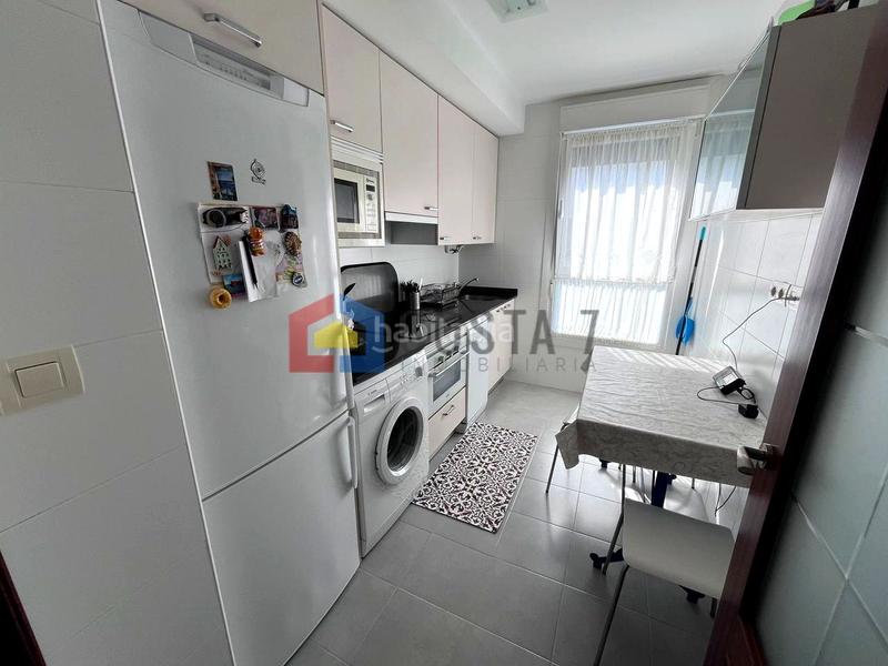 Foto ce593277-acf9-4b53-ba11-f62b79b0473a. Etagenwohnung mit parking pool in Helgueras Noja