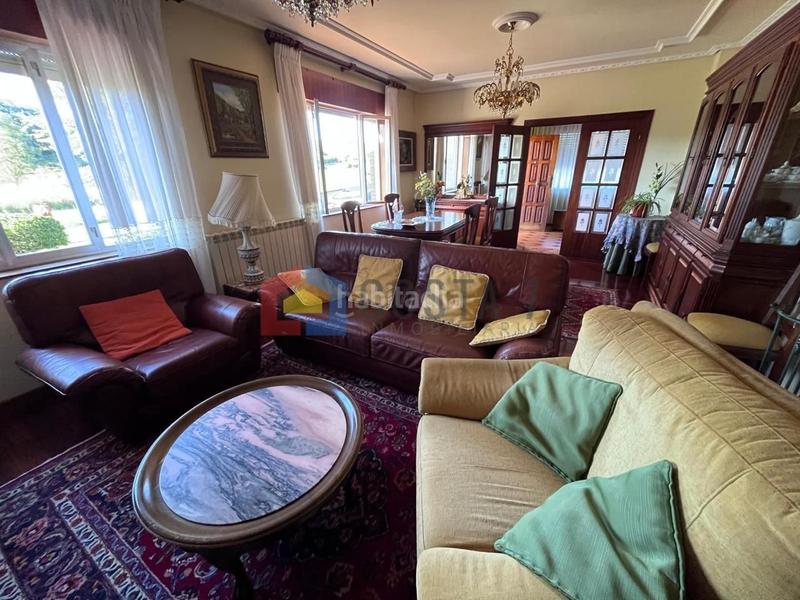 Foto 200bd475-bd00-4c6c-8087-839dec33a2f3. House with parking in Cuchía Miengo