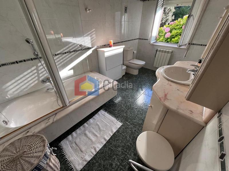 Foto 2d7f044e-943f-4c5e-9ba7-984071552b2e. House with parking in Cuchía Miengo