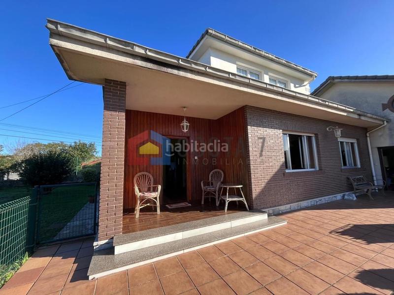 Foto 80d9e608-f83d-45f2-b50d-8c40b8a9fa74. House with parking in Cuchía Miengo