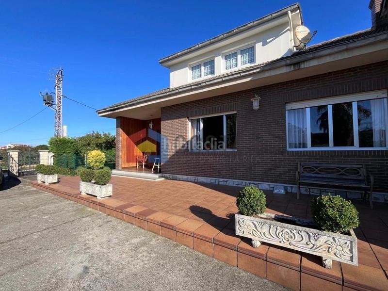 Foto 844fcfba-8a4b-4275-be92-9f55990c0d44. House with parking in Cuchía Miengo