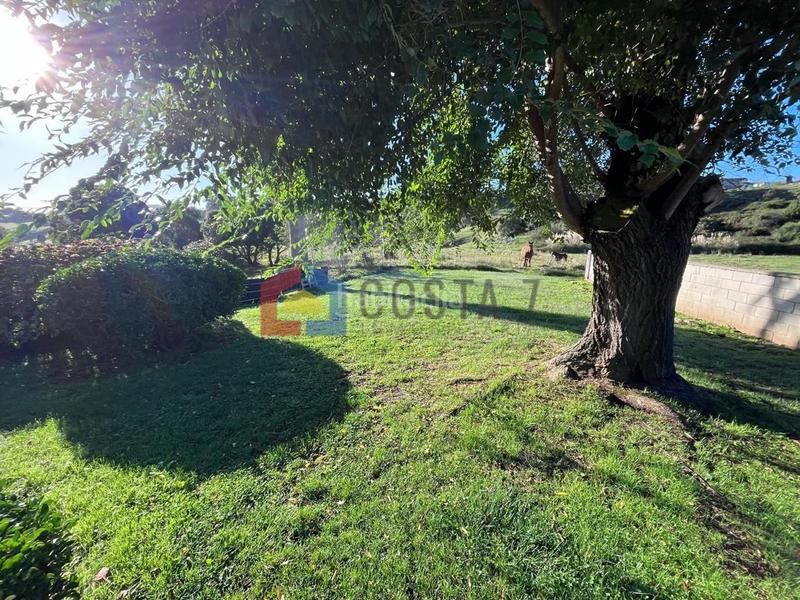 Foto 9a30dbd0-6387-40b4-9434-22be937fc77e. House with parking in Cuchía Miengo