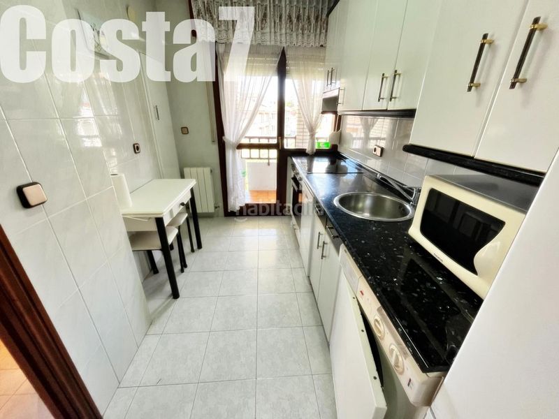 Foto 3cbf9573-dbaa-4321-a940-179ee32f54a8. Pis amb aparcament piscina a Tregadín Noja