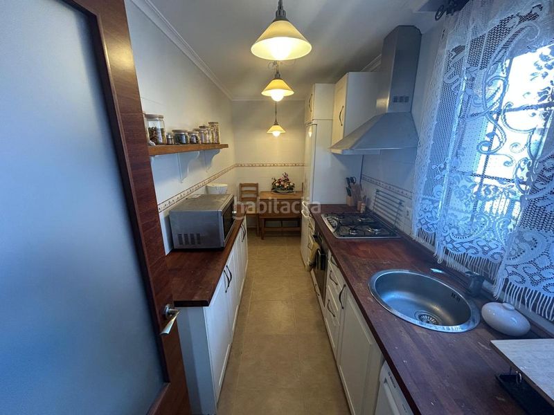 Foto ae710f70-cfe4-49a4-8bdf-bd5f2b4421ea. Planta baixa amb calefacció aparcament a Helgueras Noja