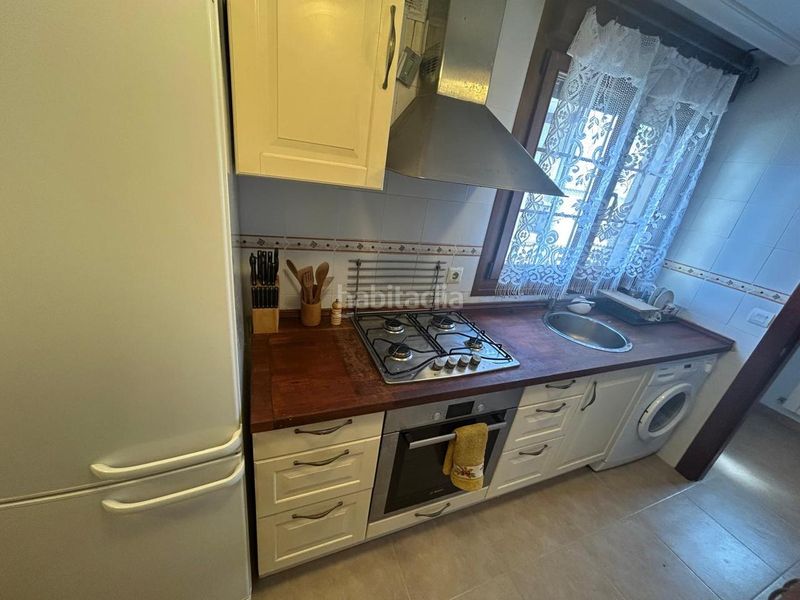 Foto c95d6608-eed1-43dd-97c4-5a5472e09aea. Planta baixa amb calefacció aparcament a Helgueras Noja