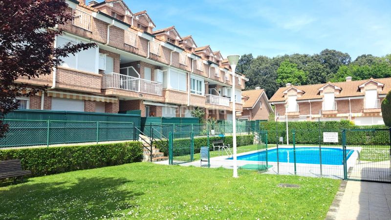 Foto 4e95081c-cb5b-440e-88fc-36f1d4c34dd4. Pis amb aparcament piscina a Arnuero