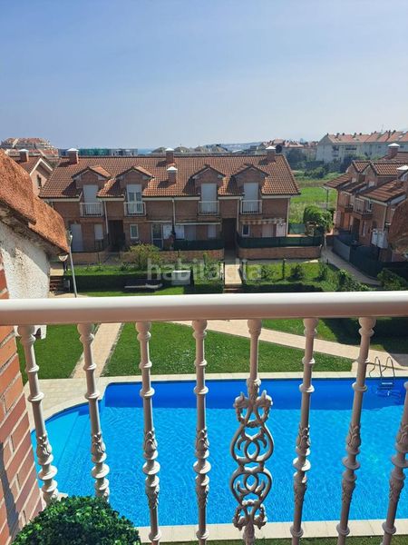 Foto 60ee0b82-e4a6-41b4-b40d-ed7dca80e2e2. Pis amb aparcament piscina a Arnuero