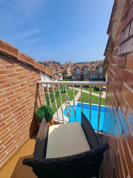 Foto 806bd1fd-3d4f-4d04-8939-06d151c77a5d. Pis amb aparcament piscina a Arnuero