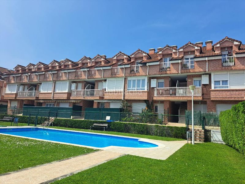 Foto cb834167-934d-4f45-a691-b643e8d2a412. Pis amb aparcament piscina a Arnuero