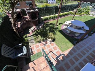 Piano terra  Barrio los corrales. Bajo con jardín en beranga