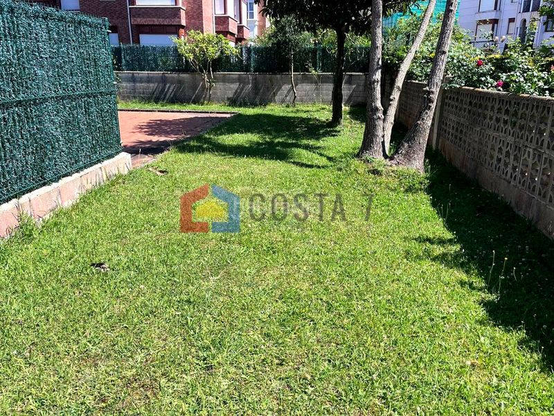 Foto c15a4849-ab3e-42e3-84a8-b22472de0d40. Planta baixa amb calefacció aparcament a Tregadín Noja