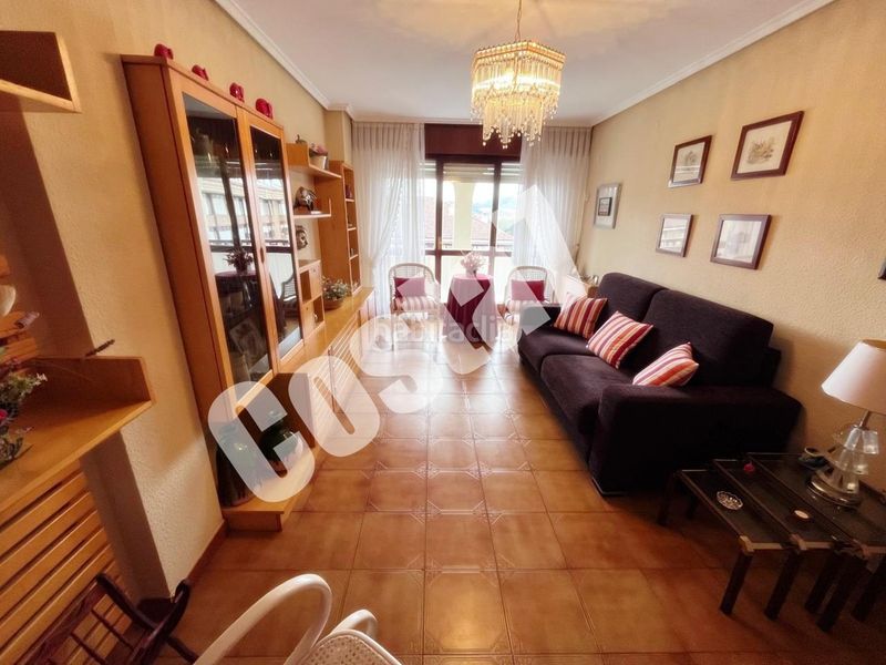 Foto aefcf944-4560-4d20-b764-7fc7d1d8bc94. Pis amb aparcament a Ris Noja