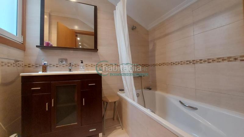 Foto 37550722-5c55-4291-968a-1ccd1e3c89f4. Lloguer àtic amb calefacció a Fátima Vigo